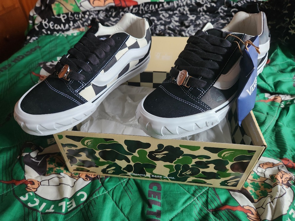 BAPE x Vans Premium Knu Skool Camo Black — 40, Novo