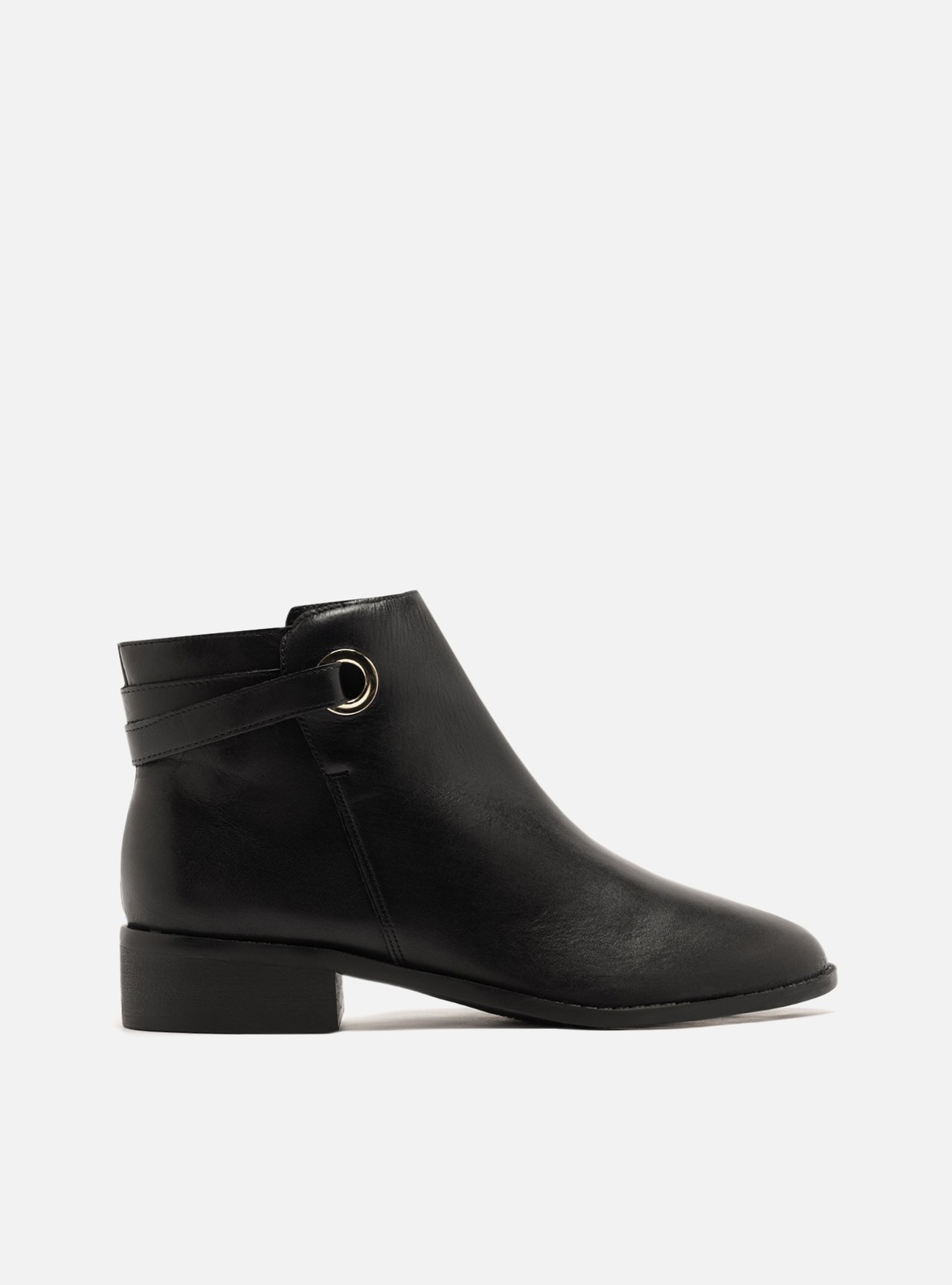 Bota Preta Couro Cano Curto Tiras Ilhós