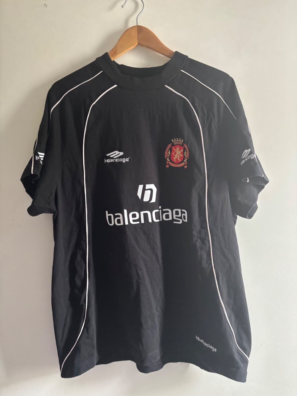 Camiseta Balenciaga Logo Cotton Jersey Black — M, Usado