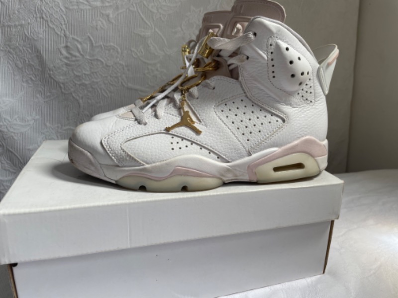 Foto 2 de Air Jordan 6 Gold Hoops — 38, Usado