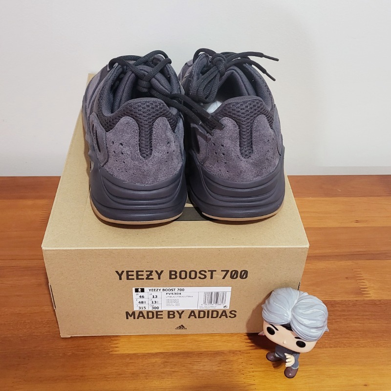 Foto 3 de Yeezy 700 V1 Utility Black (2023) — 46, Novo