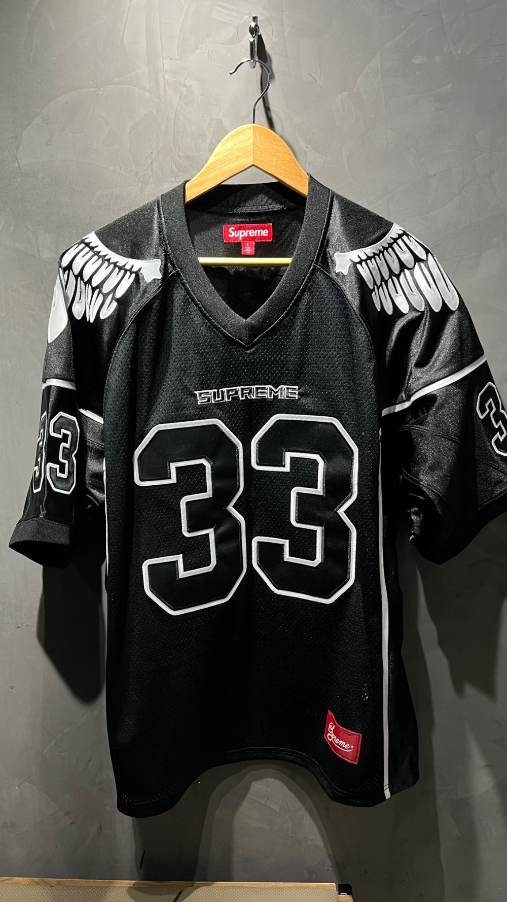 Camiseta Supreme Wings Football Jersey Black SS26-W14 — M, Novo