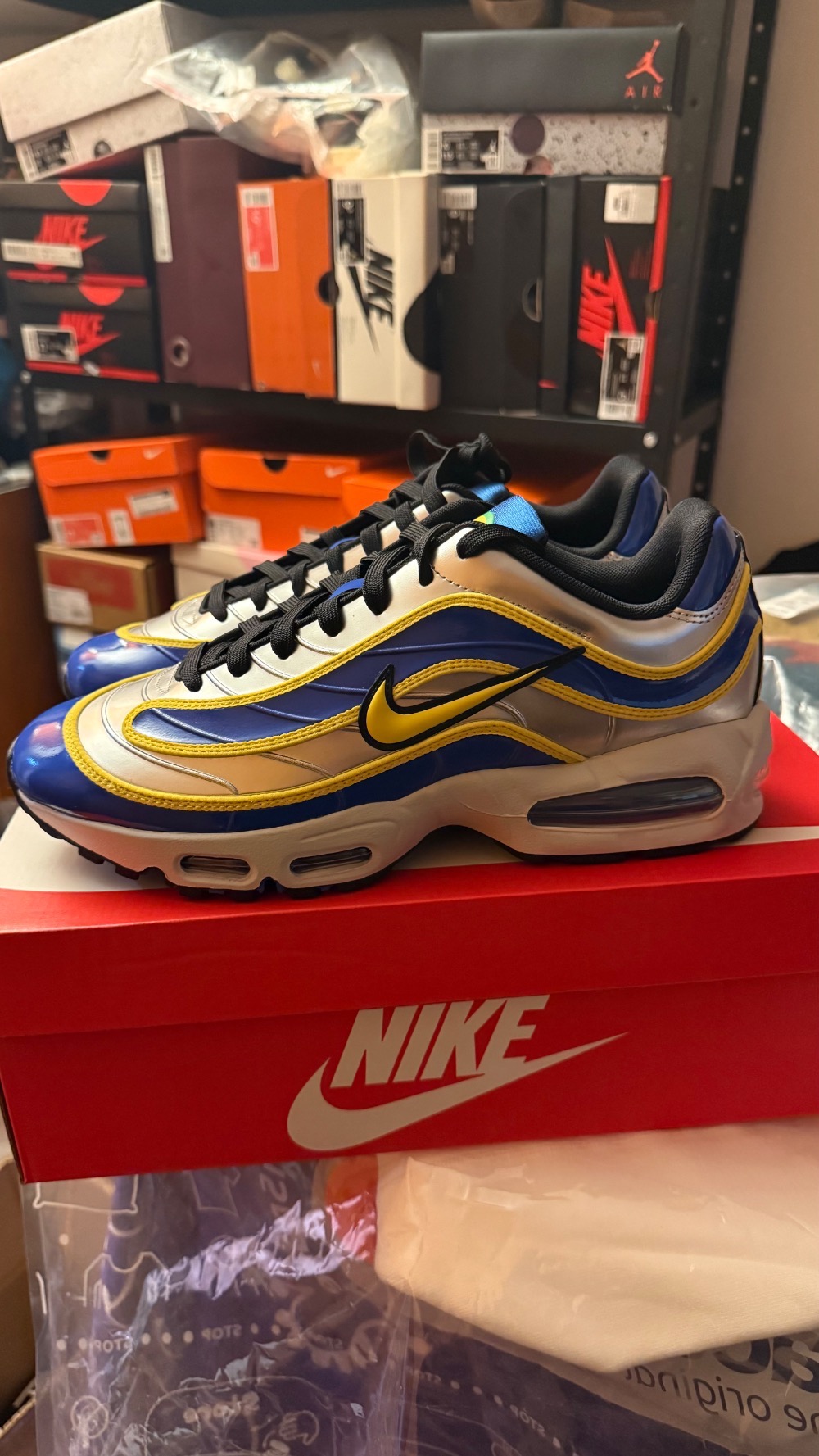 Nike Air Max Joga Bonito R9 Metallic Silver Varsity Maize — 42.5, Novo