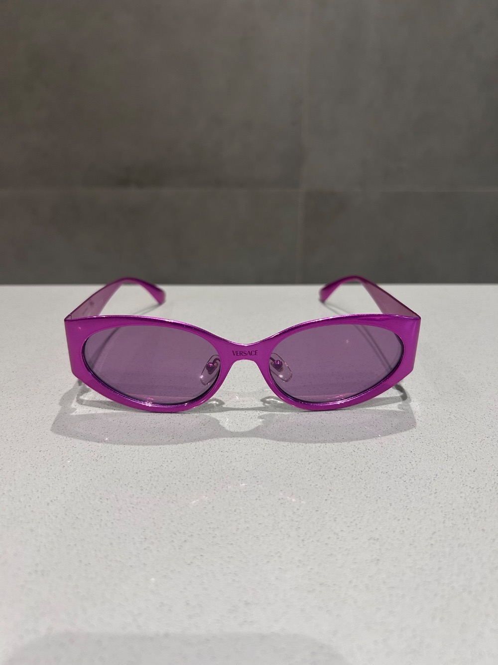 Óculos Versace Oval Pink Violet — Único, Usado