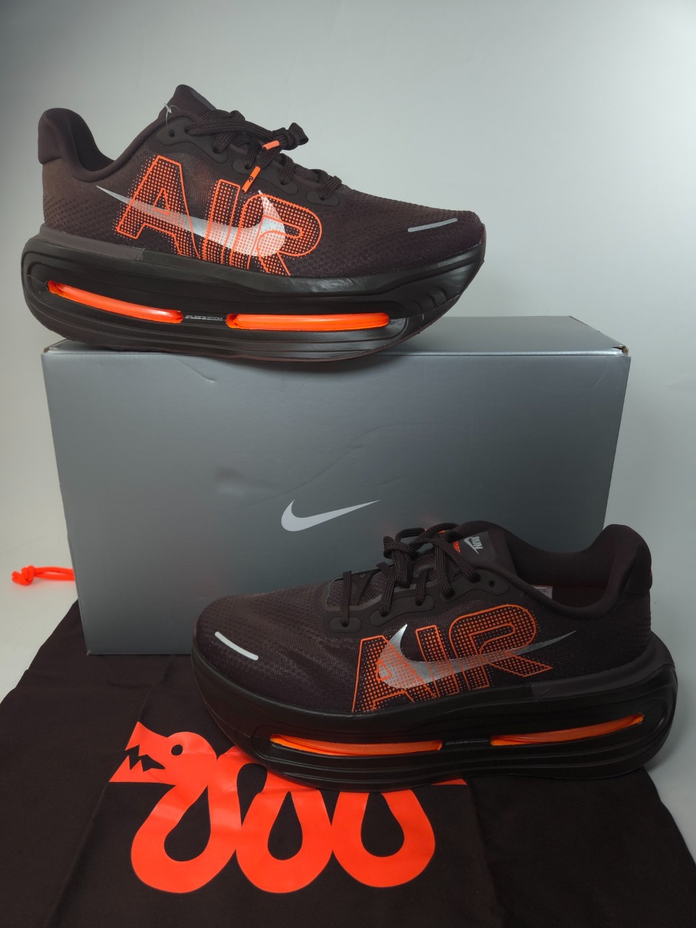 Renegade x Nike Vomero Premium Brown Basalt Total Orange — 43, Novo