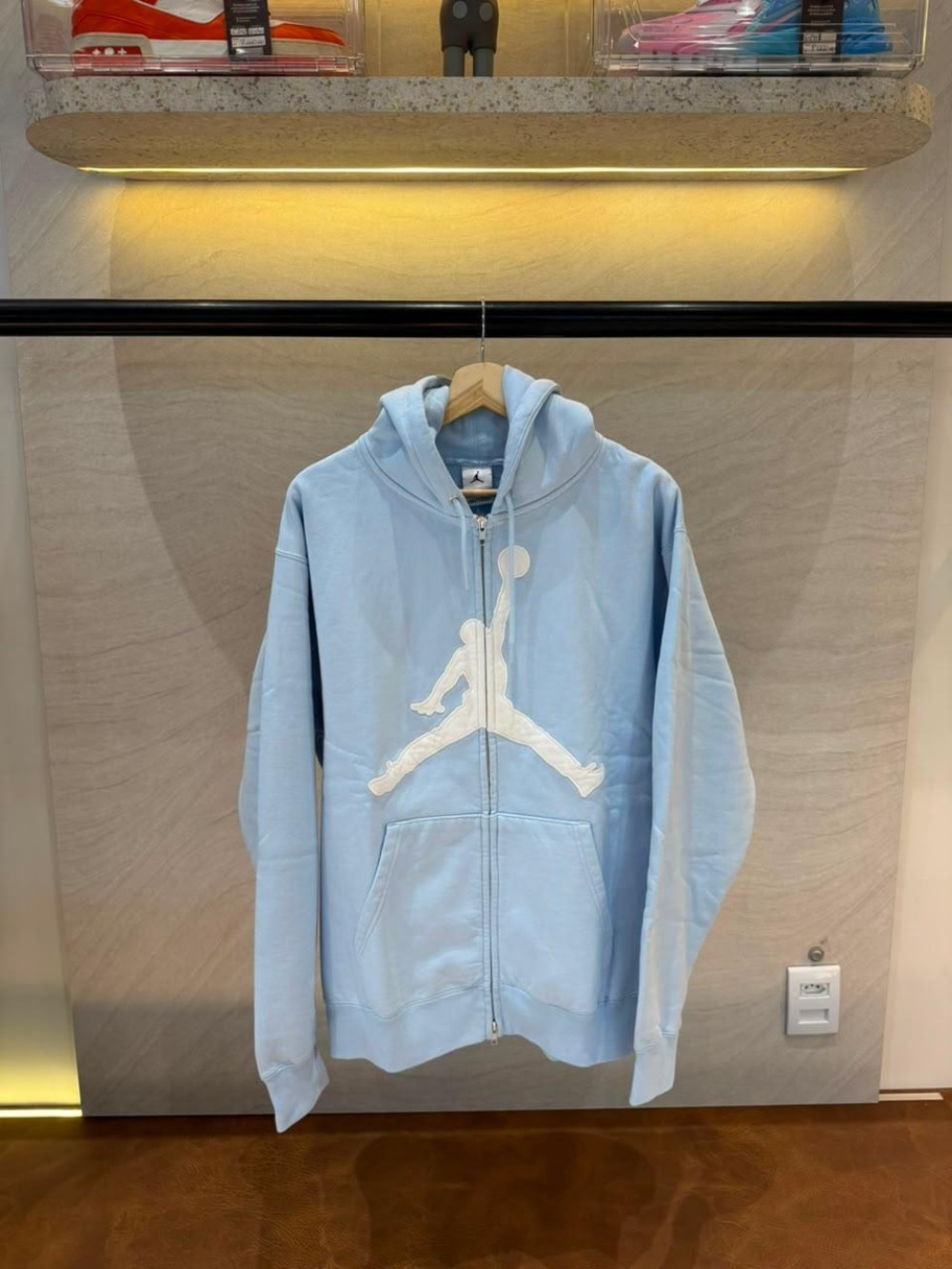 Air Jordan x Supreme Jaqueta Hooded Light Blue SS26-W15 — M, Novo