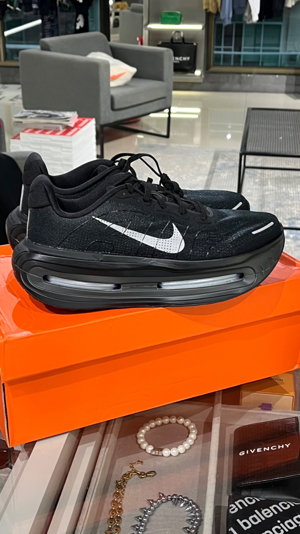 Nike Vomero Premium Black Anthracite Metallic Silver — 39, Novo