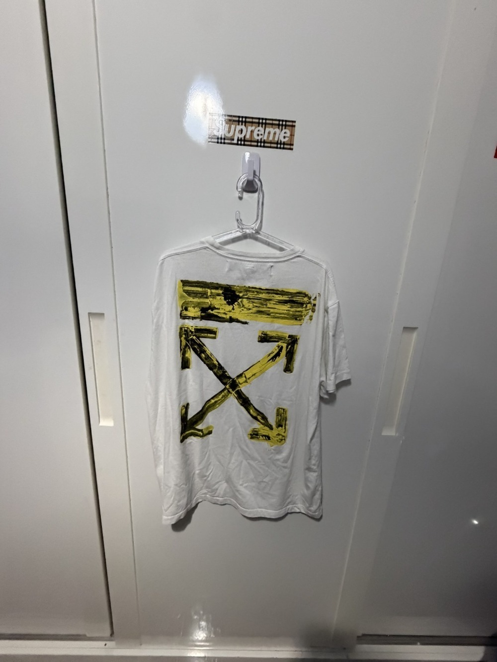 Camiseta Off-White Back Painting Graffiti Arrow Printing White — P, Usado