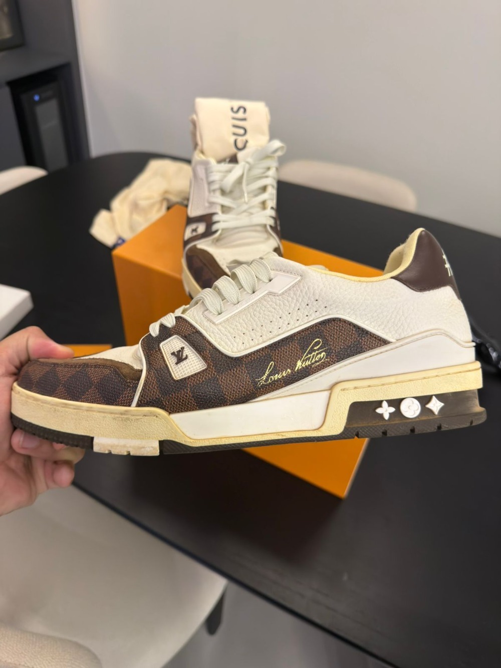 Louis Vuitton LV Trainer Cappuccino — 42.5, Usado