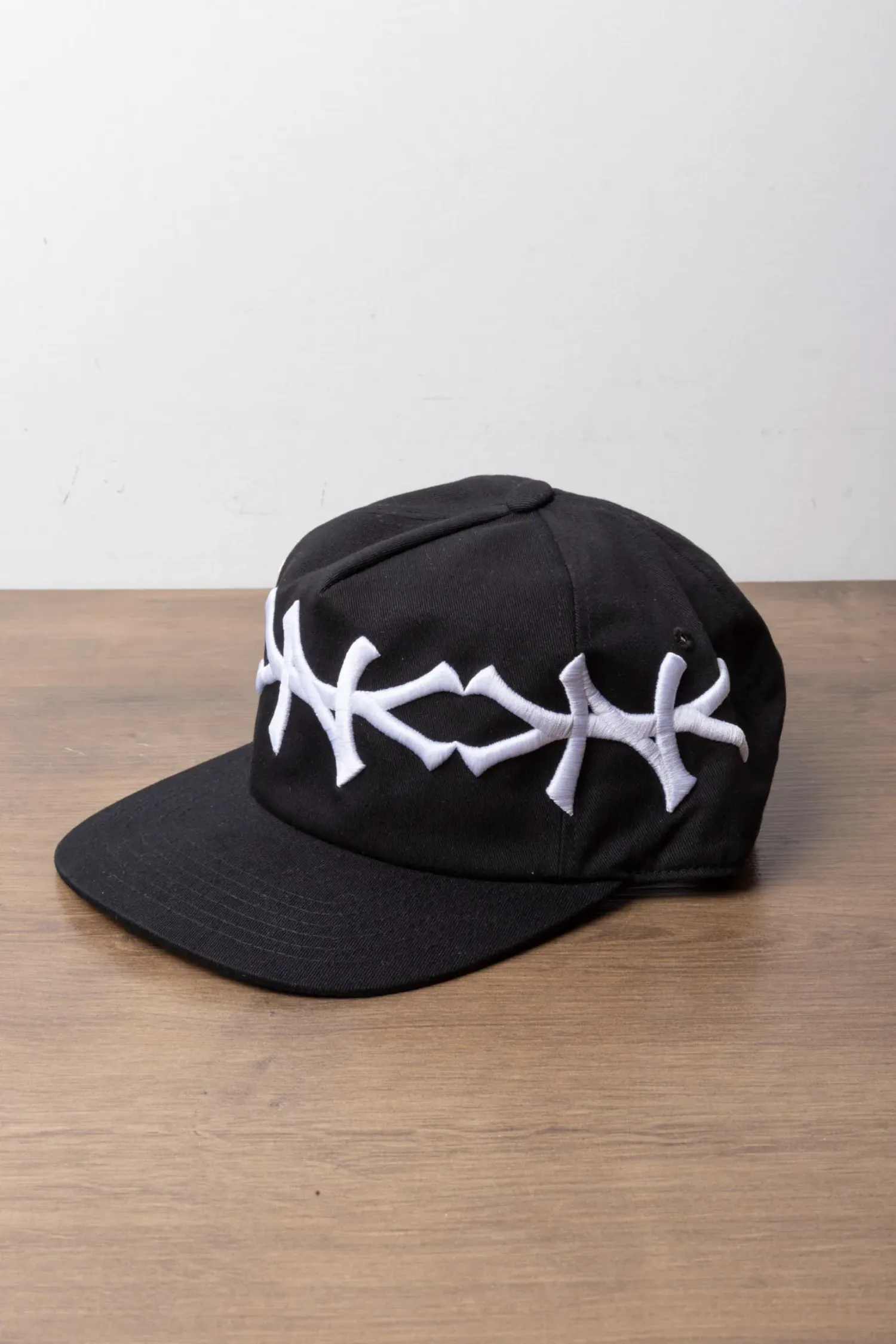 Boné oMA Studios NY Crown Black — Único, Novo