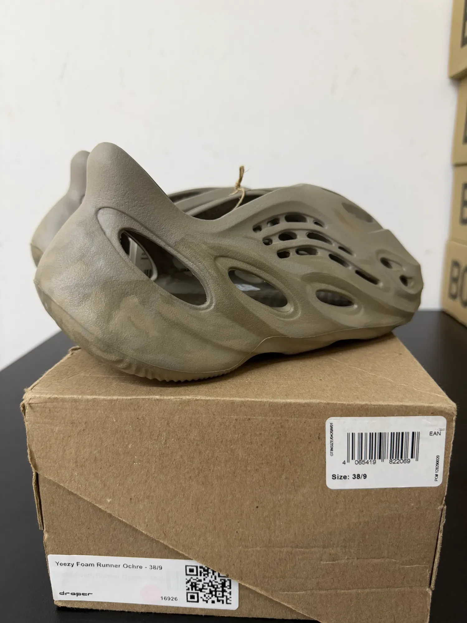Foto 2 de Yeezy Foam Runner Ochre — 38/9, Novo