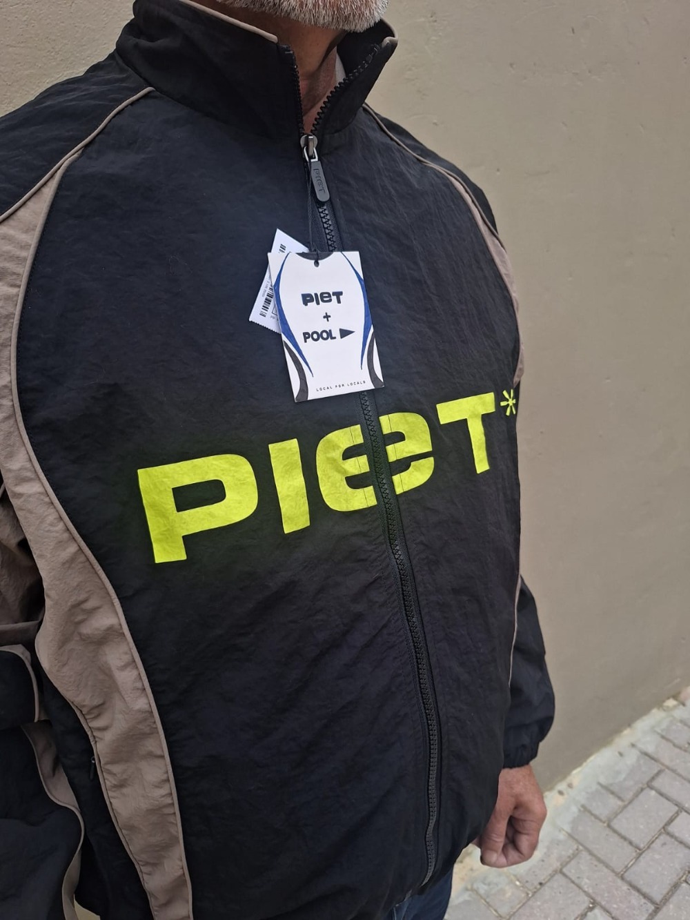 Piet x Pool Corta Vento Preta — XG, Novo