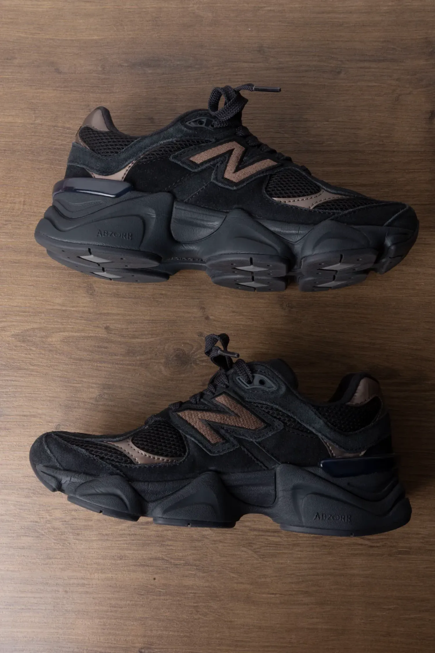 Foto 3 de New Balance 9060 Black Copper — 34, Usado