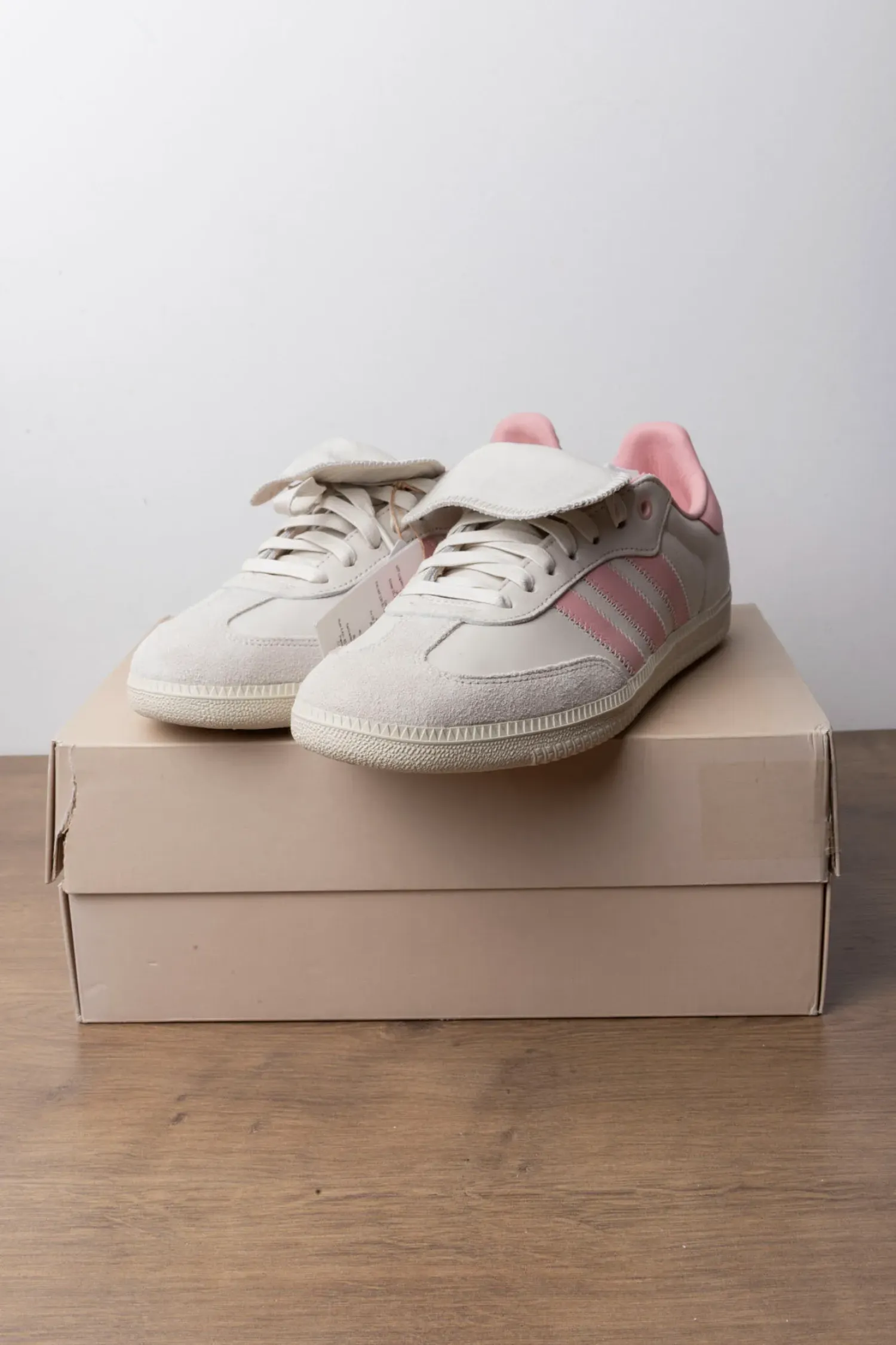Humanrace x adidas Samba Aluminium — 42, Novo