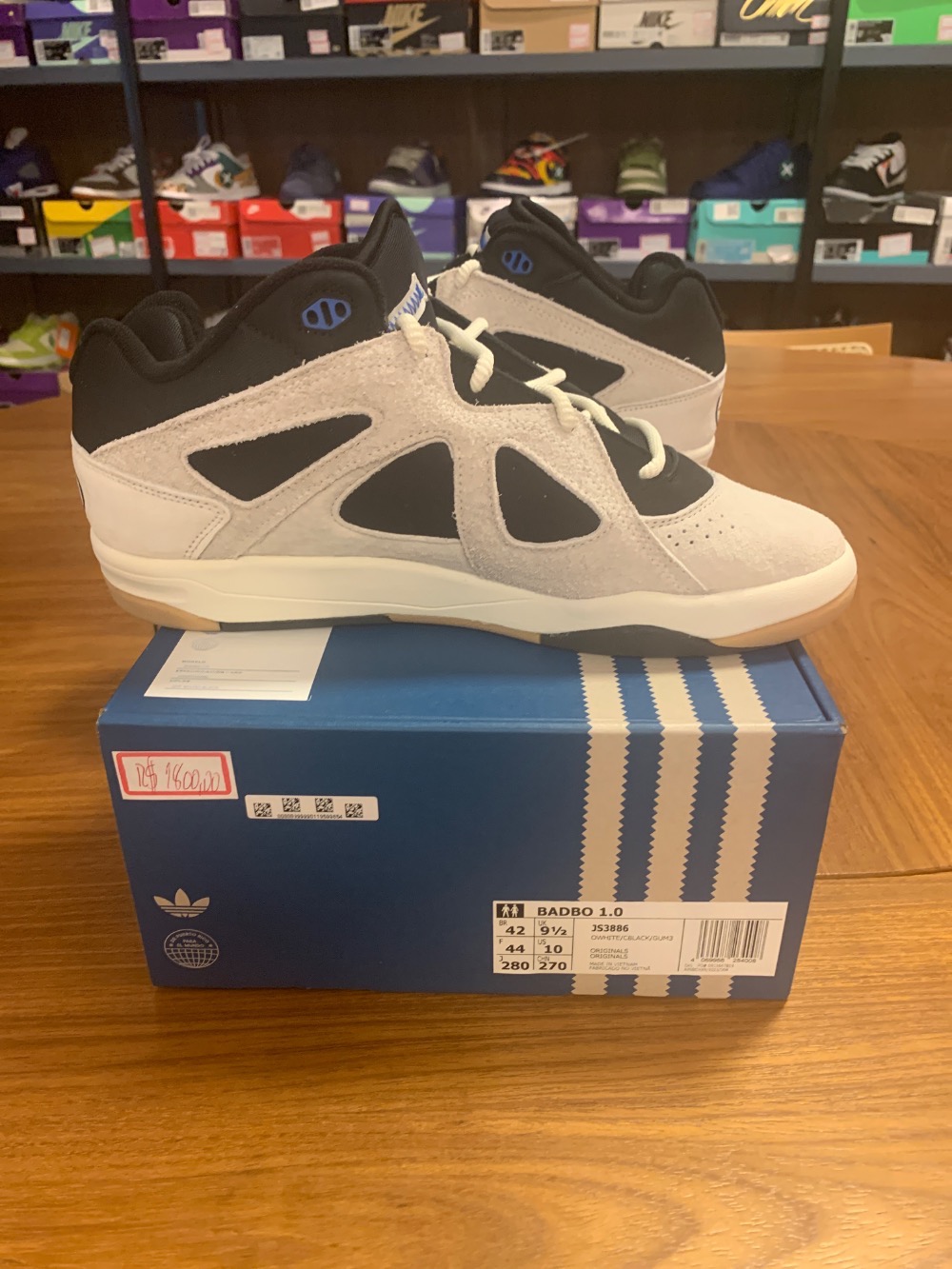 Bad Bunny x adidas BadBo 1.0 Off White Core Black Gum — 42, Novo