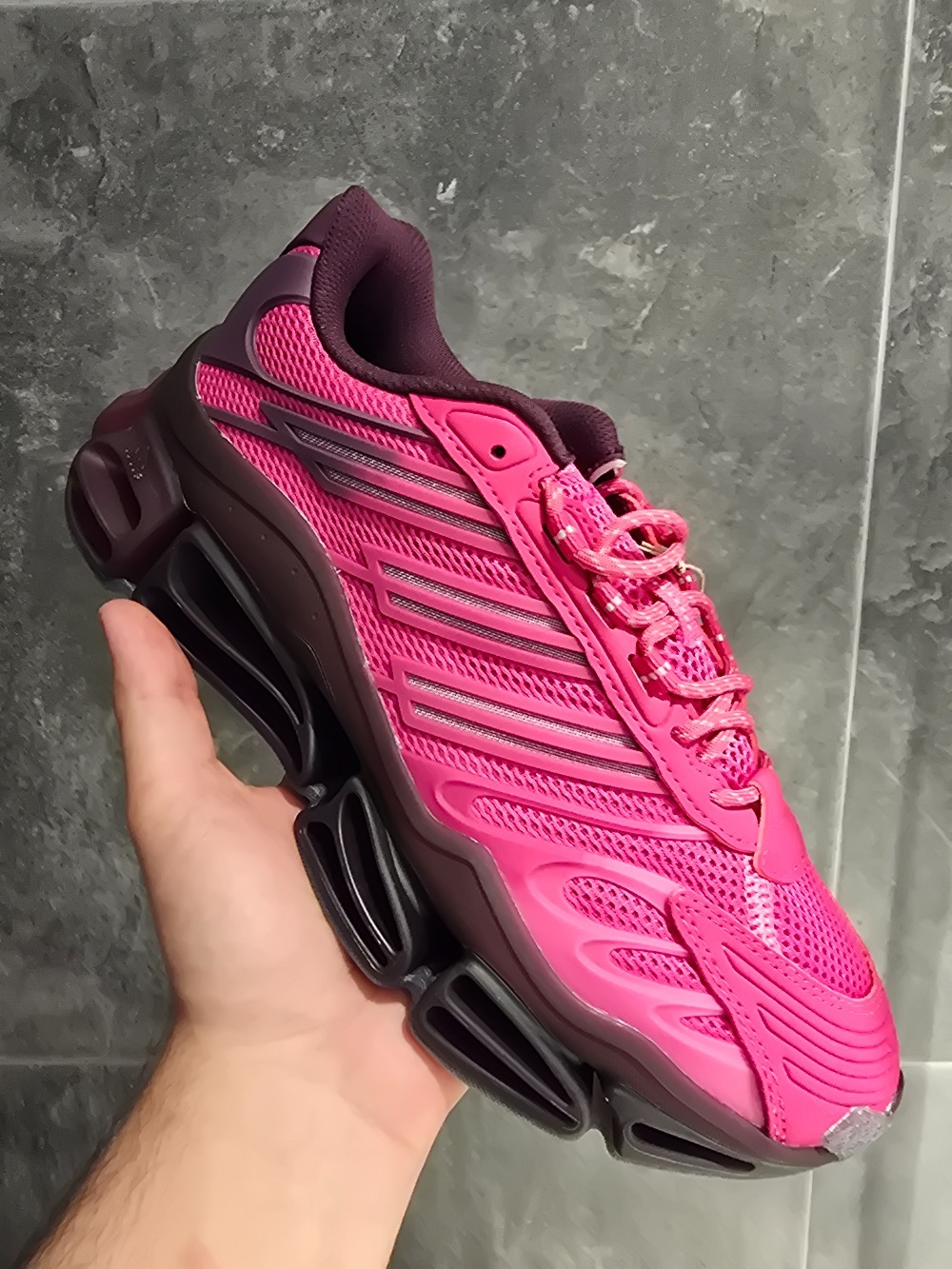 adidas Megaride AG Magenta Black — 36 / 39 / 40 / 41 / 42 / 43 / 44 / 45, Novo