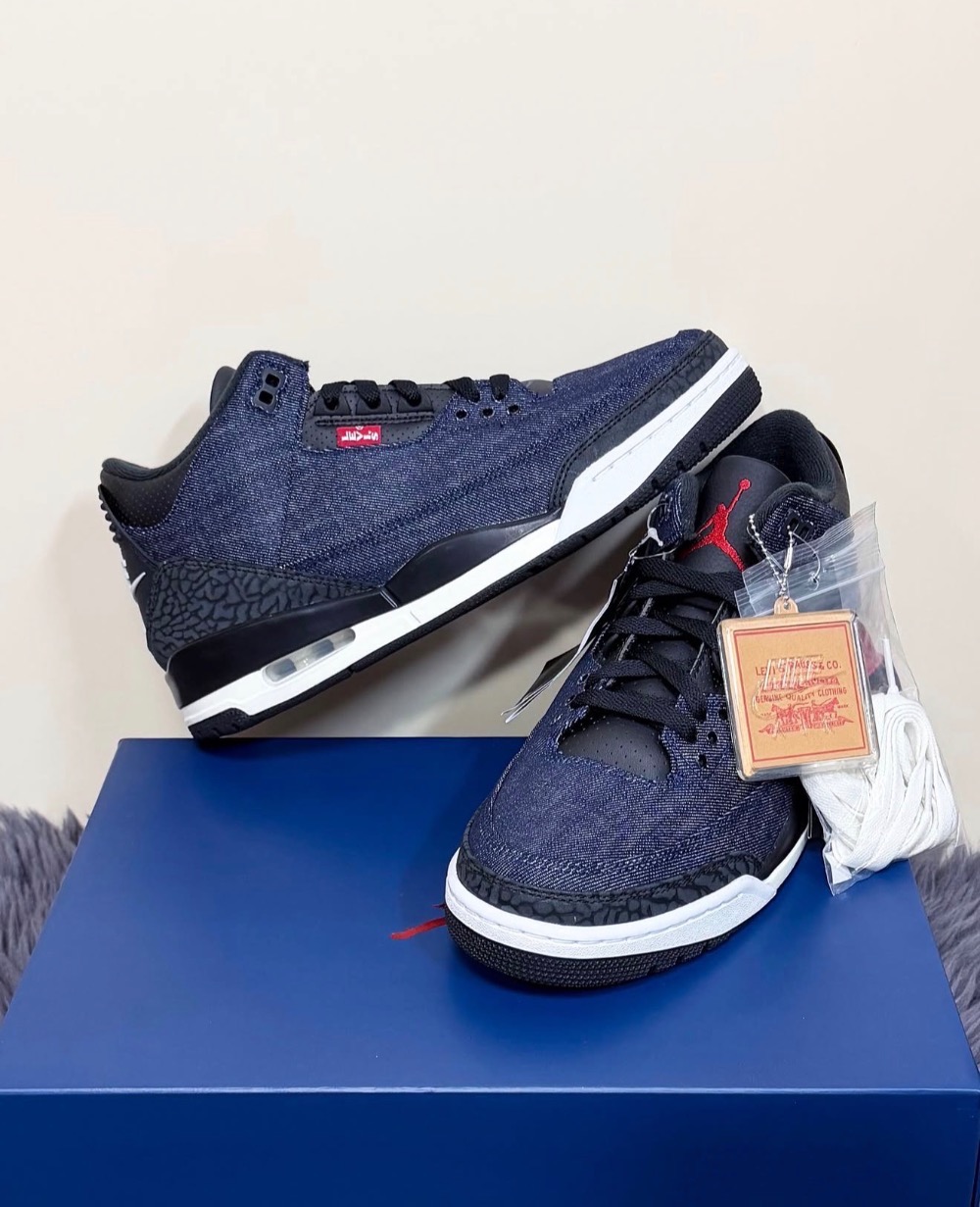 Levi's x Air Jordan 3 Indigo Gym Red — 38, Novo
