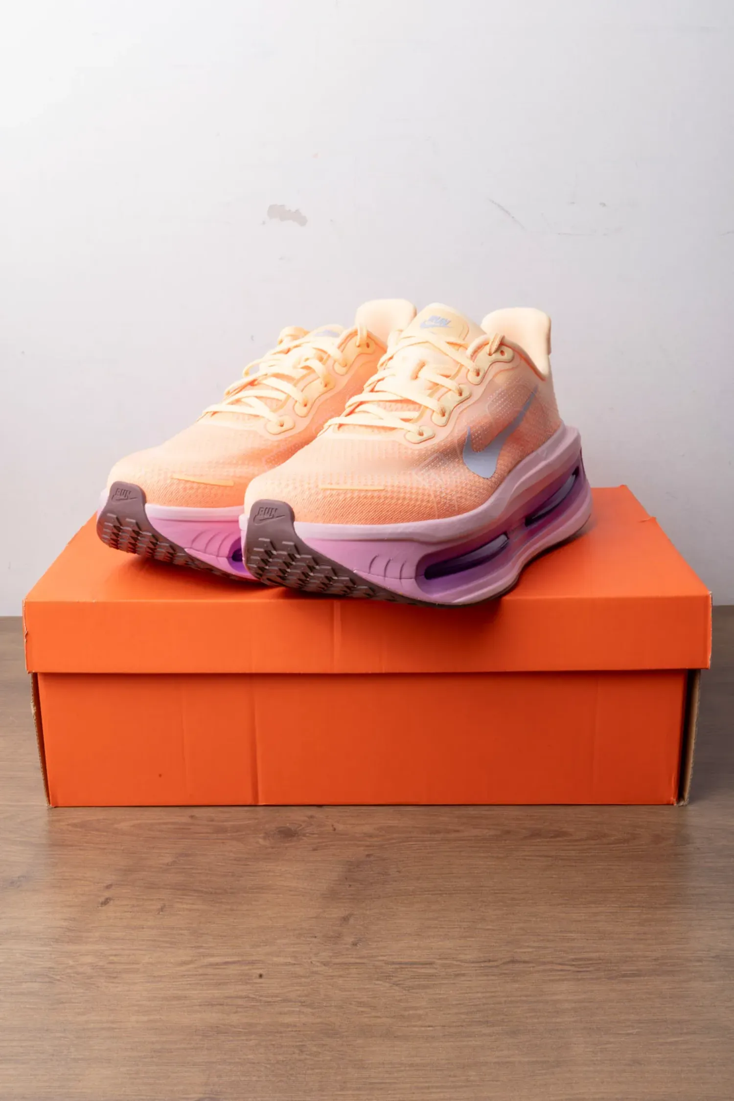 Nike Vomero Premium Tangerine Tint Feminino — 41, Novo