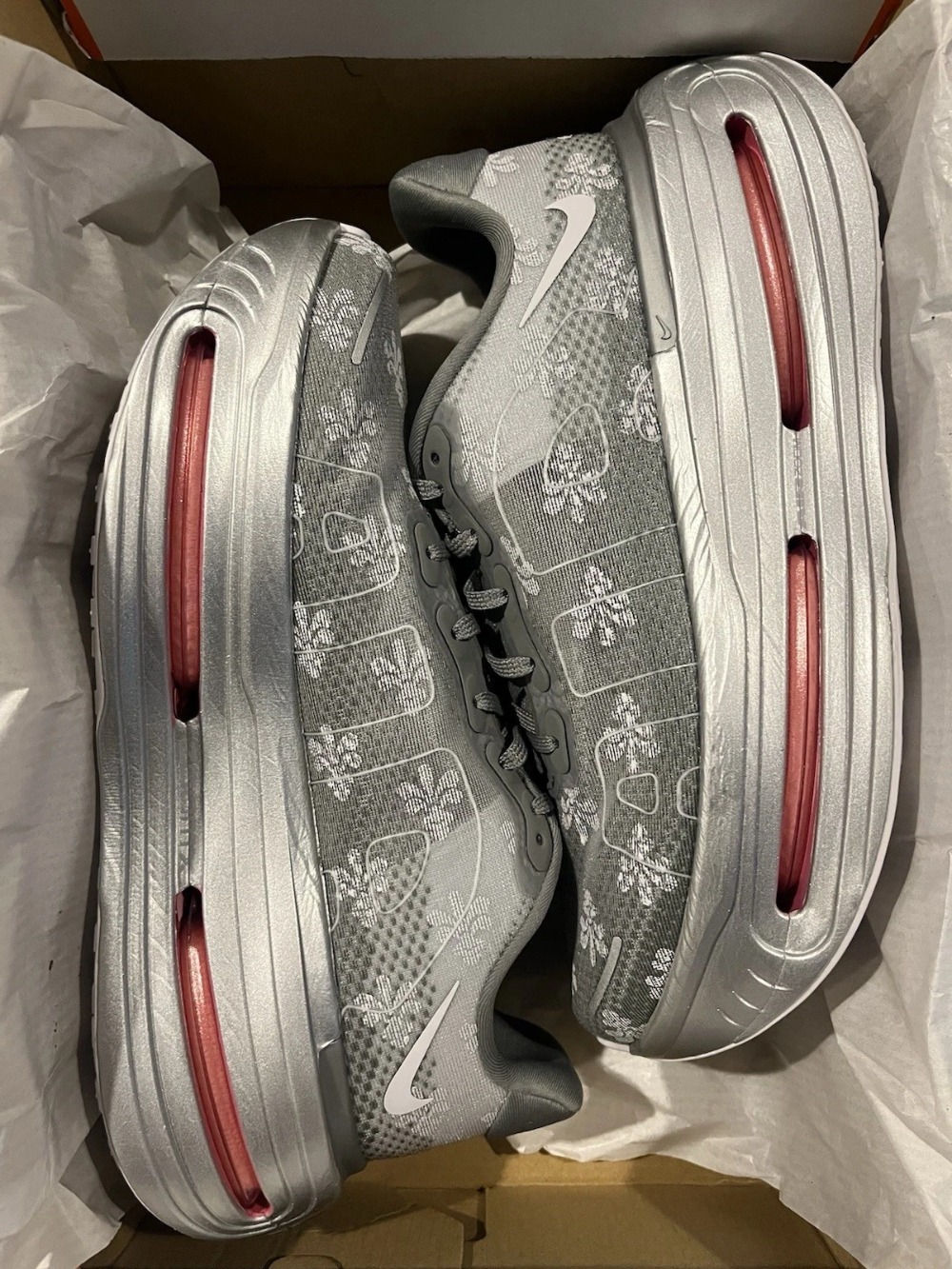 Nike Vomero Premium Geyser Grey Metallic Silver — 39, Novo