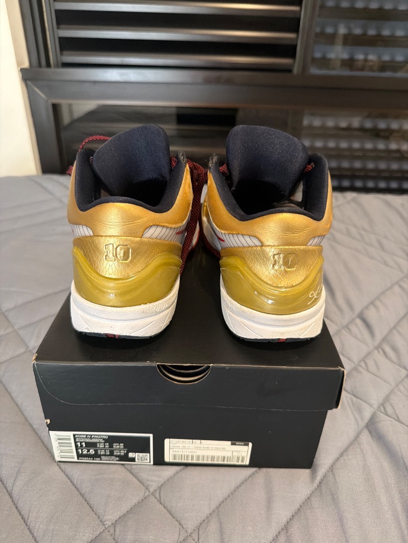 Foto 2 de Nike Kobe 4 Protro Gold Medal — 43, Usado
