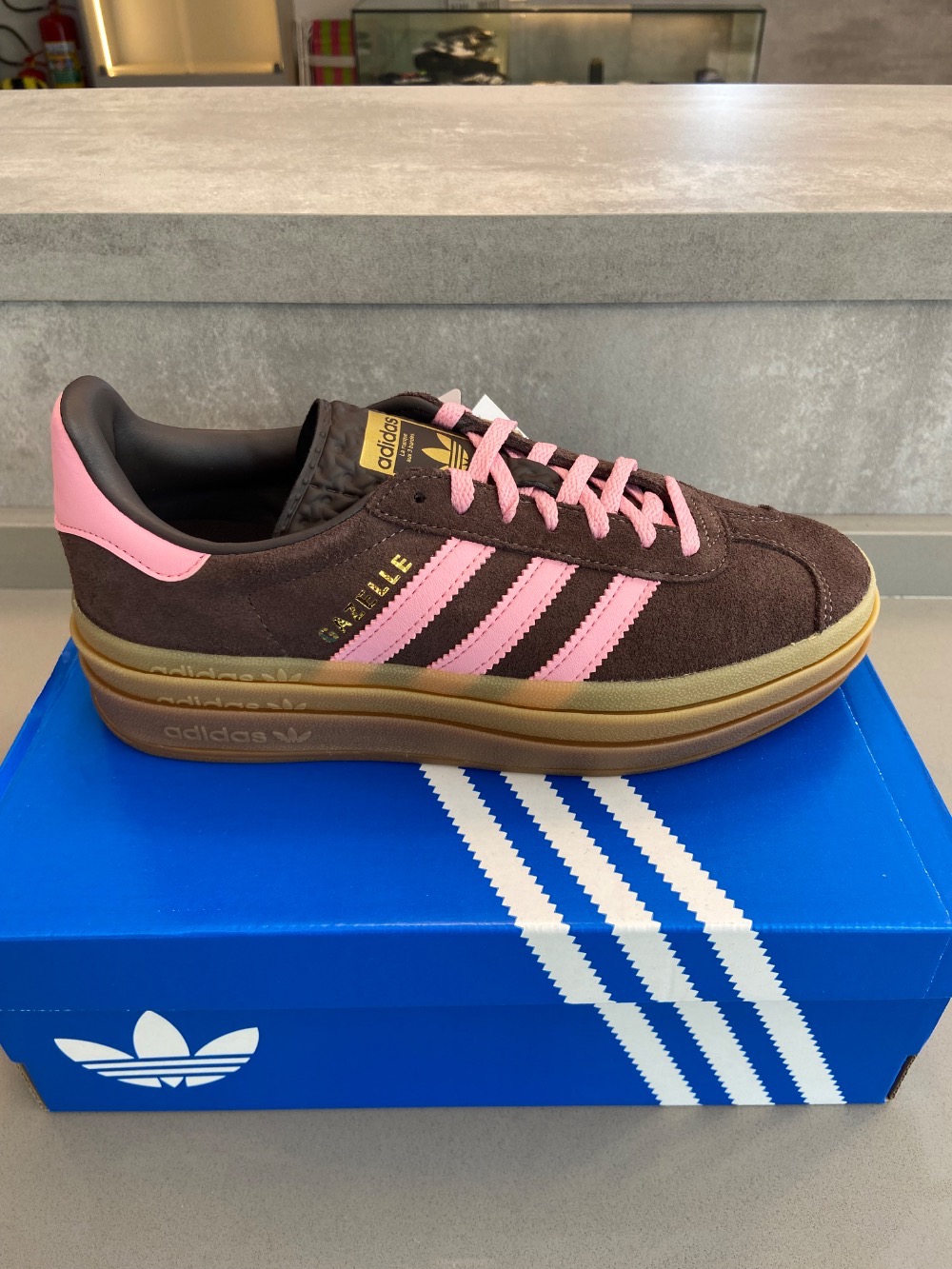 adidas Gazelle Bold Aurora Coffee Light Pink Gold Metallic — 34 / 35 / 36, Novo