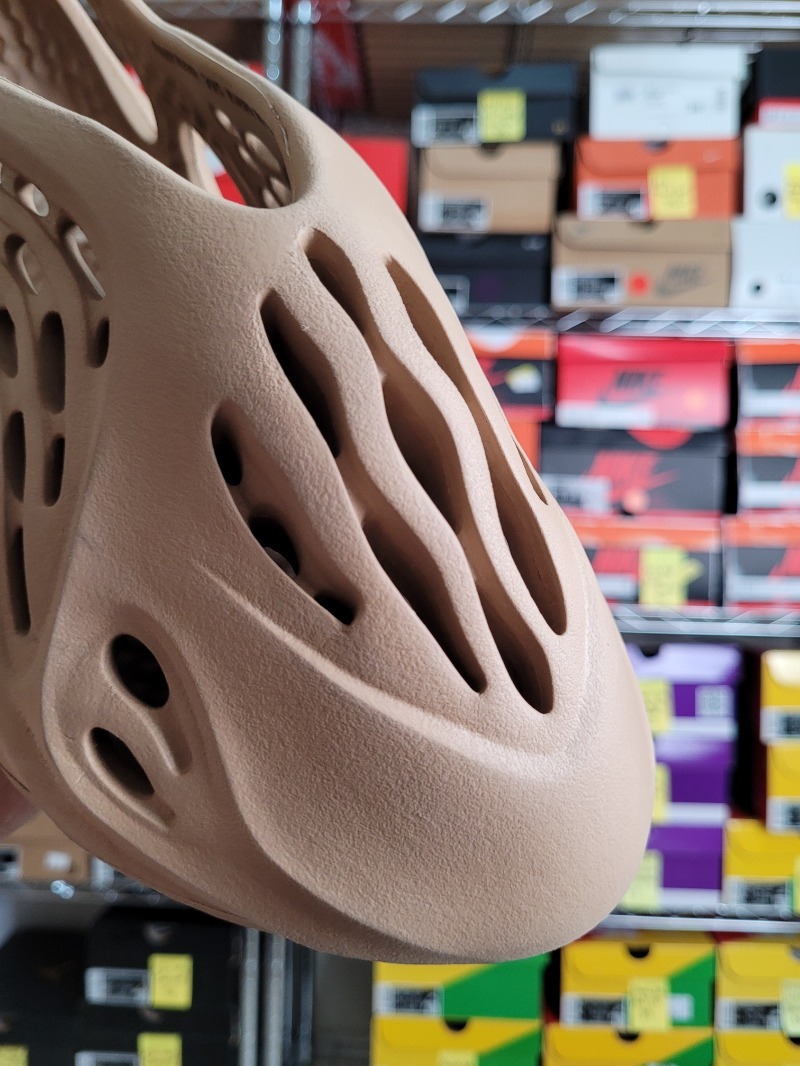 Foto 2 de Yeezy Foam Runner Ochre — 38 / 39 / 38/9, Usado
