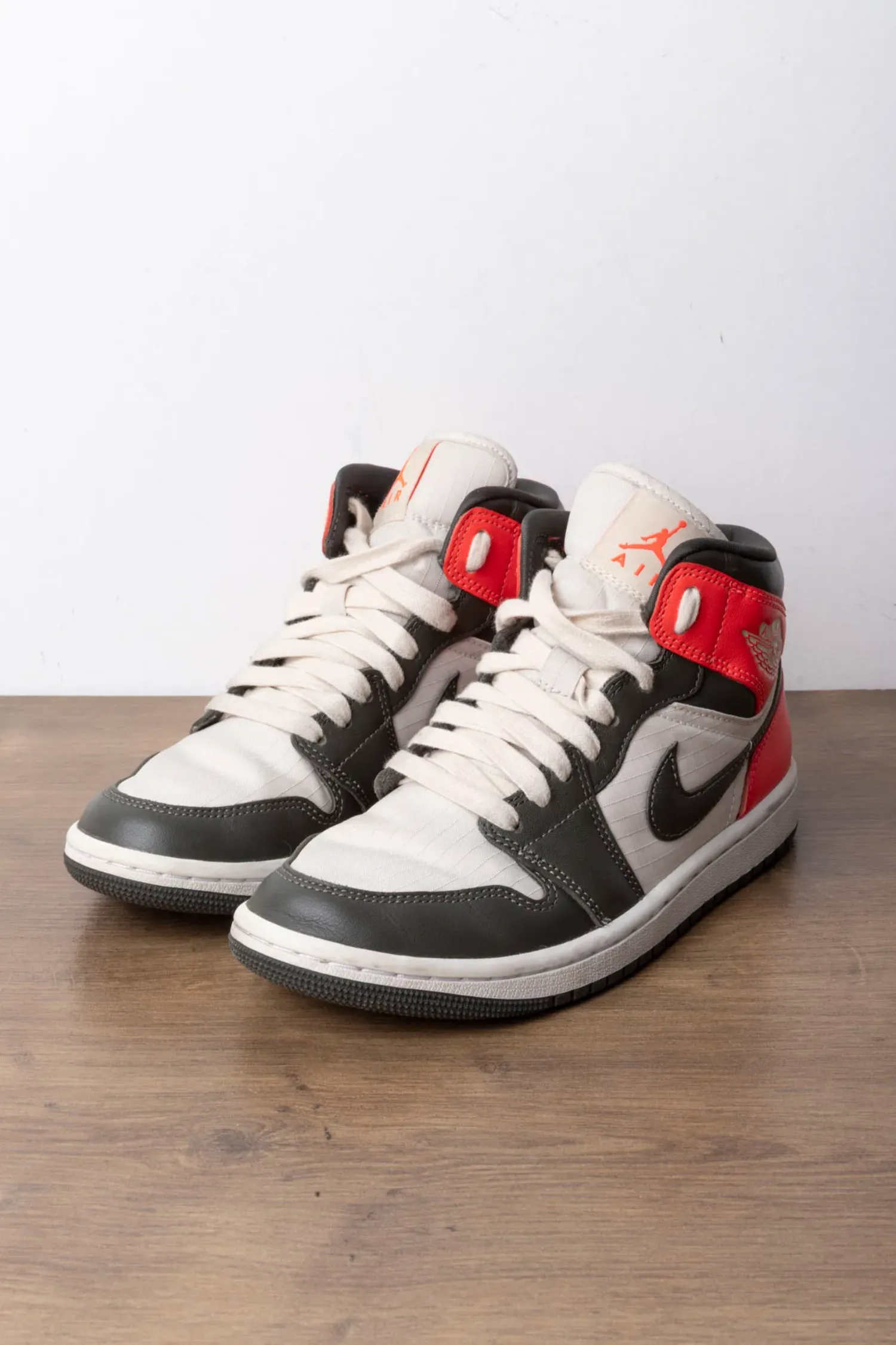 Air Jordan 1 Mid Light Orewood Brown — 36, Usado