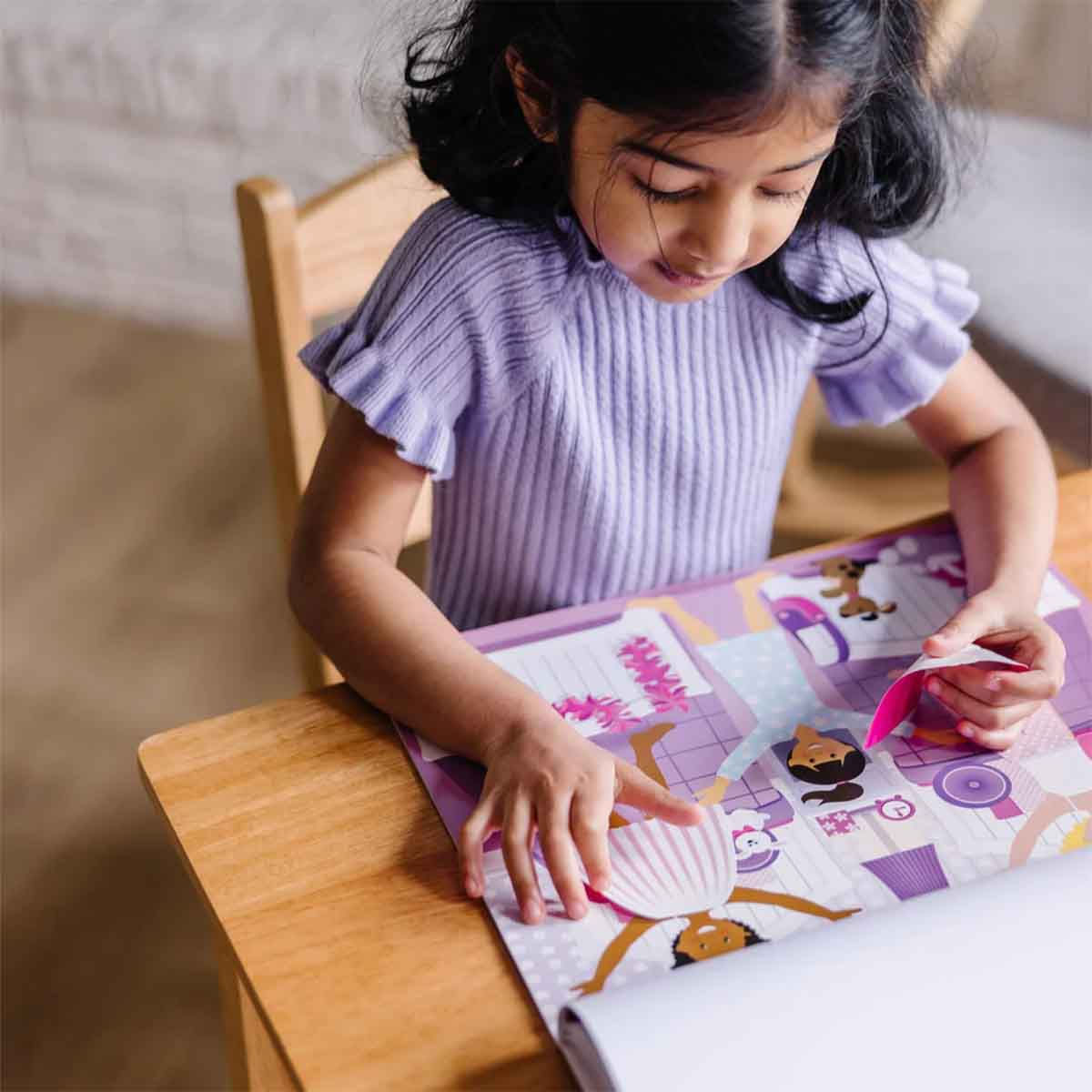 Foto 4 de Bloco de Atividades + Adesivos Tema: Moda - Melissa & Doug