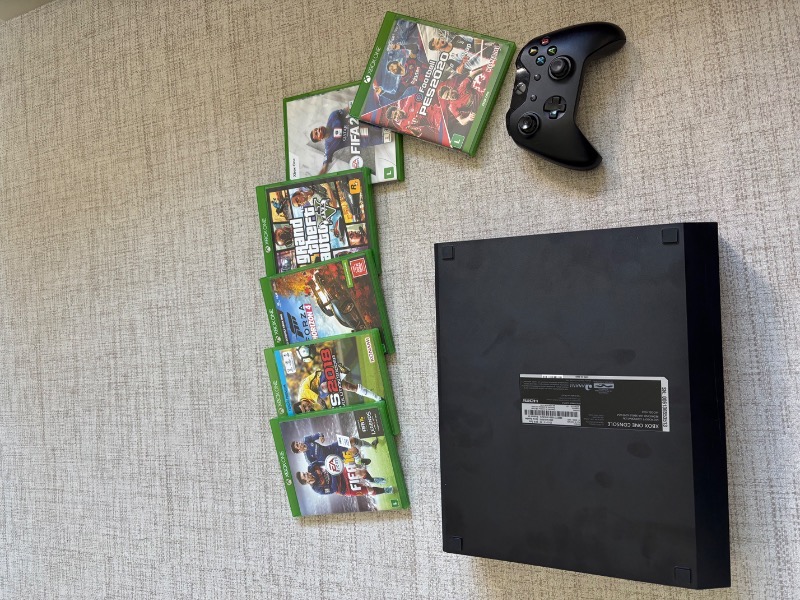 Foto 4 de Console Microsoft Xbox One 500 GB Black — 500GB, Usado
