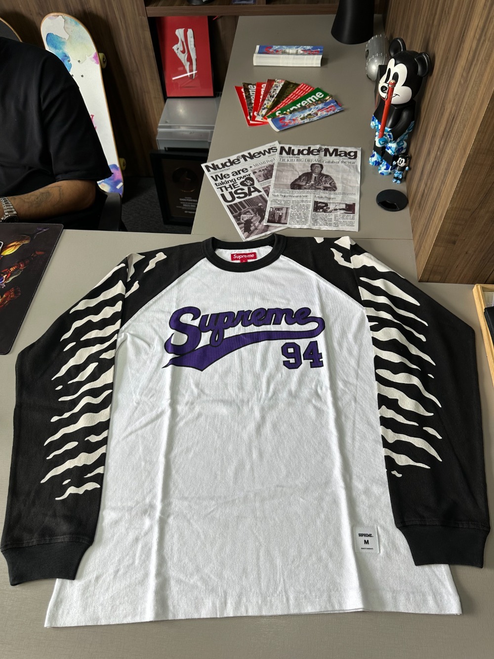 Moletom Supreme Tiger Raglan L/S White Purple SS26-W6 — M, Novo