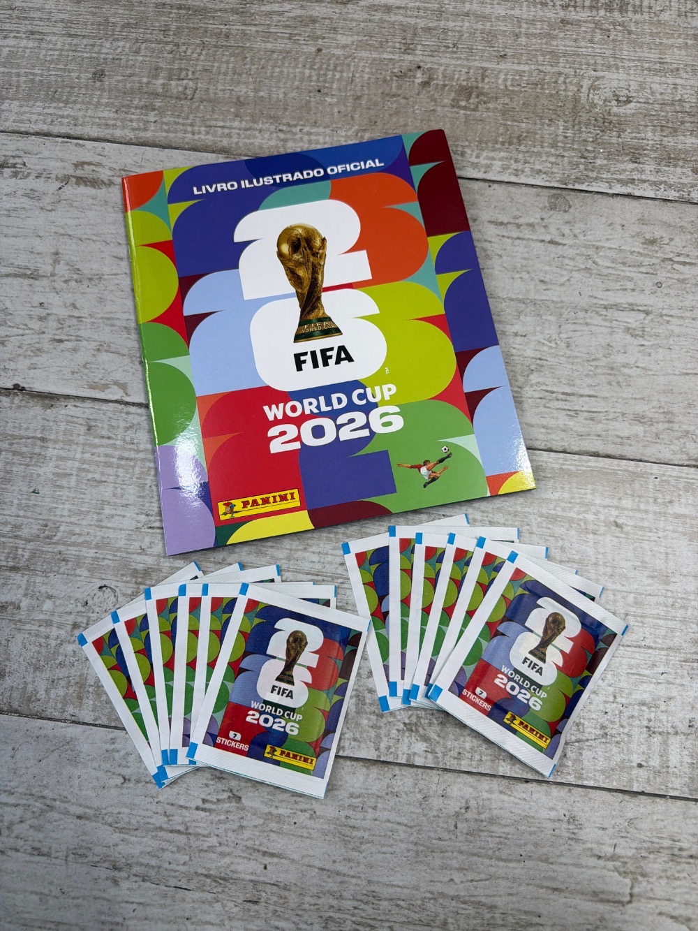 FIFA x Panini Kit Albúm Copa do Mundo 2026 + 12 Envelopes — Único, Novo