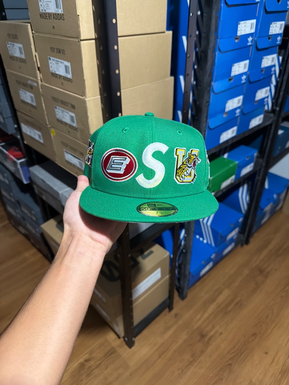 New Era x Supreme Boné Mascots S Logo Green SS26-W3 — 7-1/4, Novo