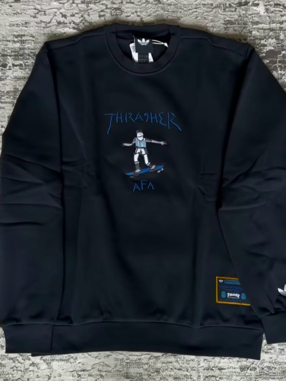 Thrasher x adidas Moletom Argentina Crewneck Black — G, Novo