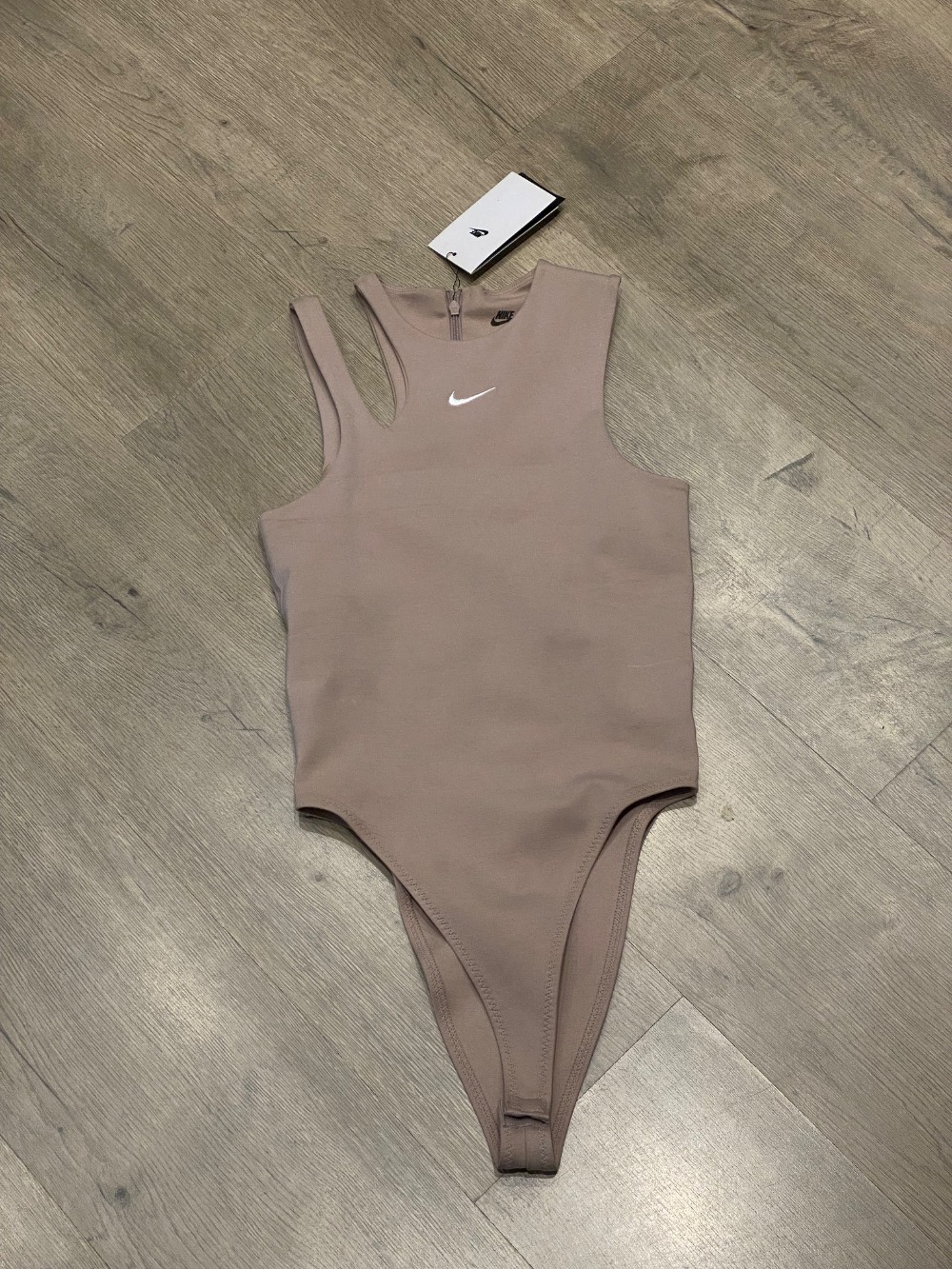 Bodysuit Nike Sportswear Essential Diffused Taupe — PP / G, Novo