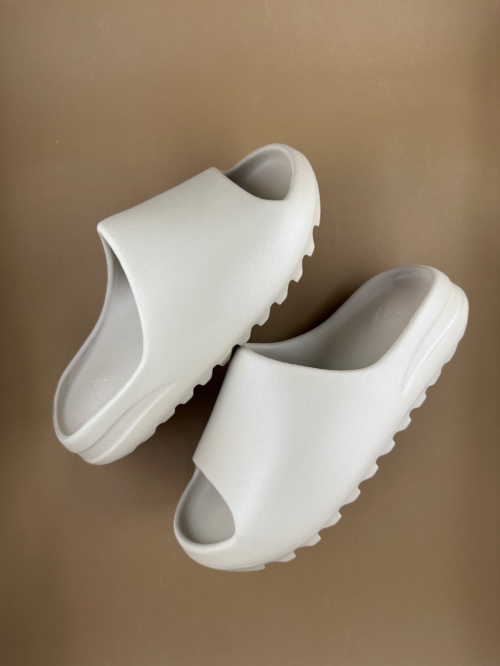 Yeezy Slide Pure (2022) — 38, Novo