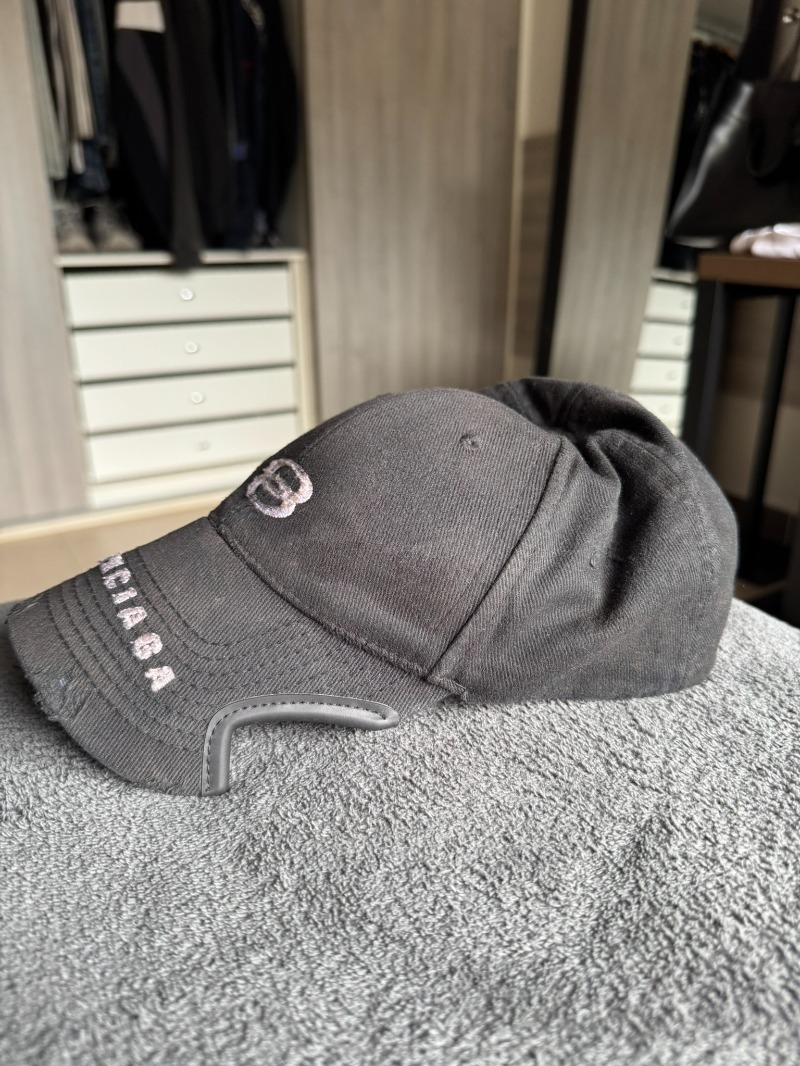 Foto 4 de Boné Balenciaga Double Unity Distressed Embroidered Baseball Black — G, Usado
