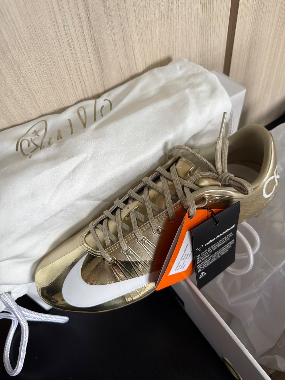 CR7 x Nike Chuteira Mercurial Superfly 1 RGN FG SE Metallic Gold Star — 43, Novo