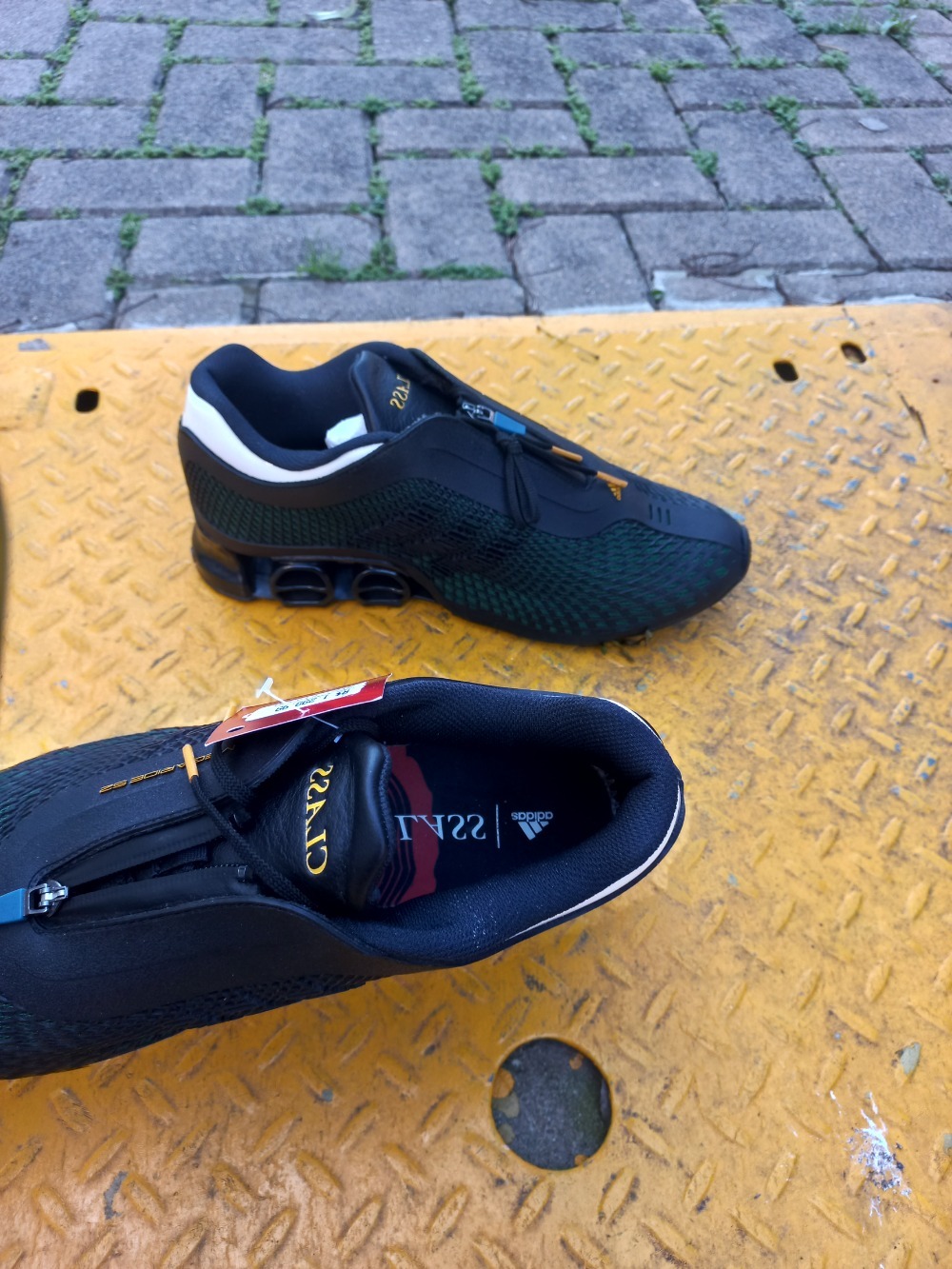 Class x adidas Megaride S2 Core Black Amazon Green — 41, Novo