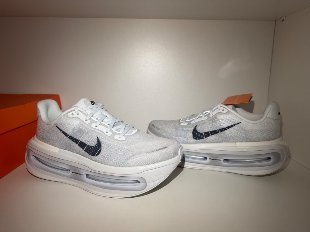 Nike Vomero Premium Off-White Grey Fog Dark Obsidian — 42, Novo