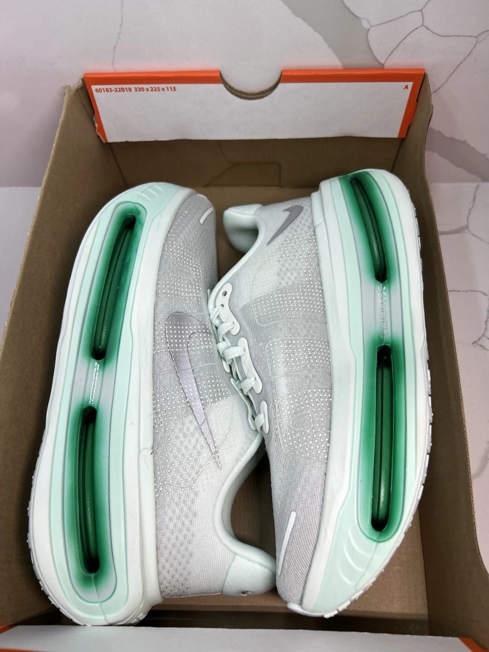 Nike Vomero Premium Barely Green Feminino — 34, Novo