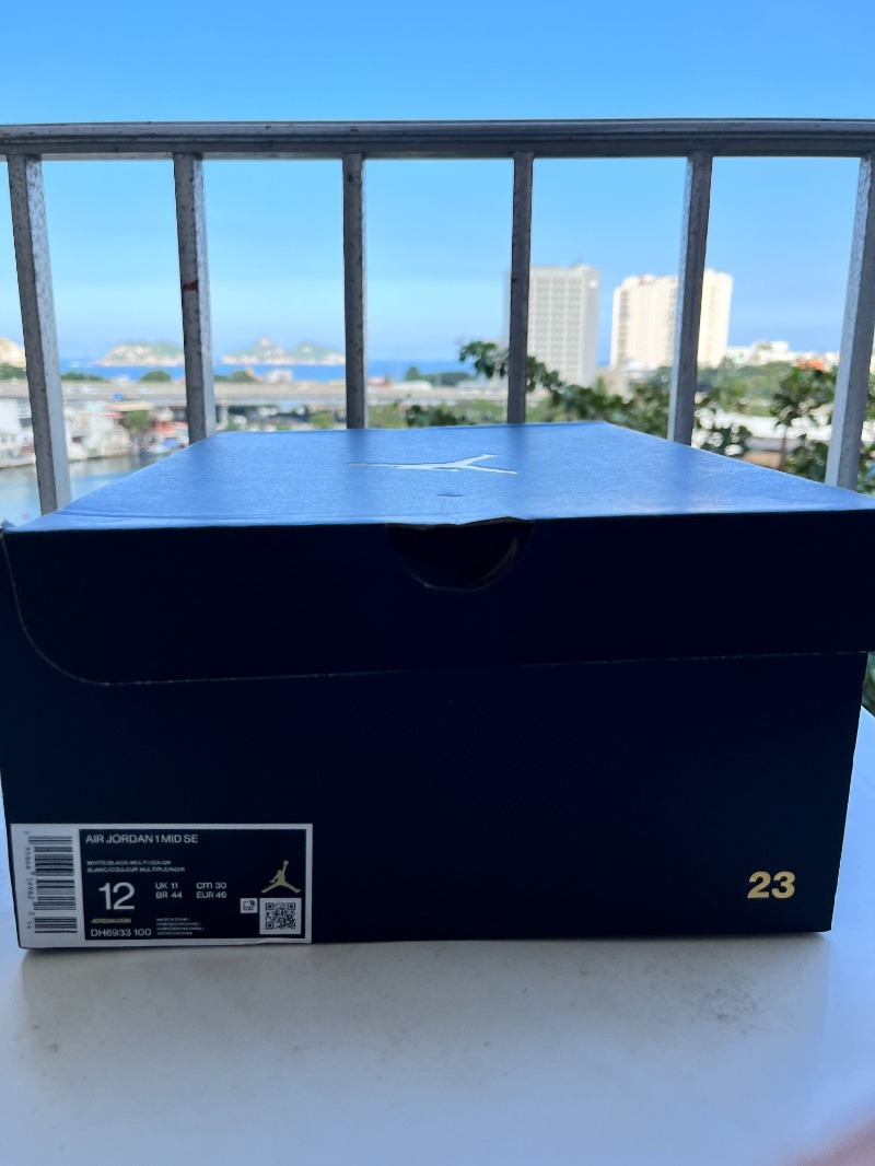 Foto 2 de Air Jordan 1 Mid SE Diamond — 44, Usado