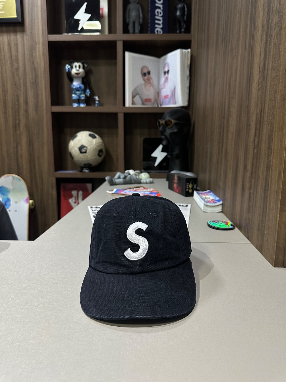 Boné Supreme Washed Canvas S Logo 6-Panel Black FW26-W3 — Único, Novo