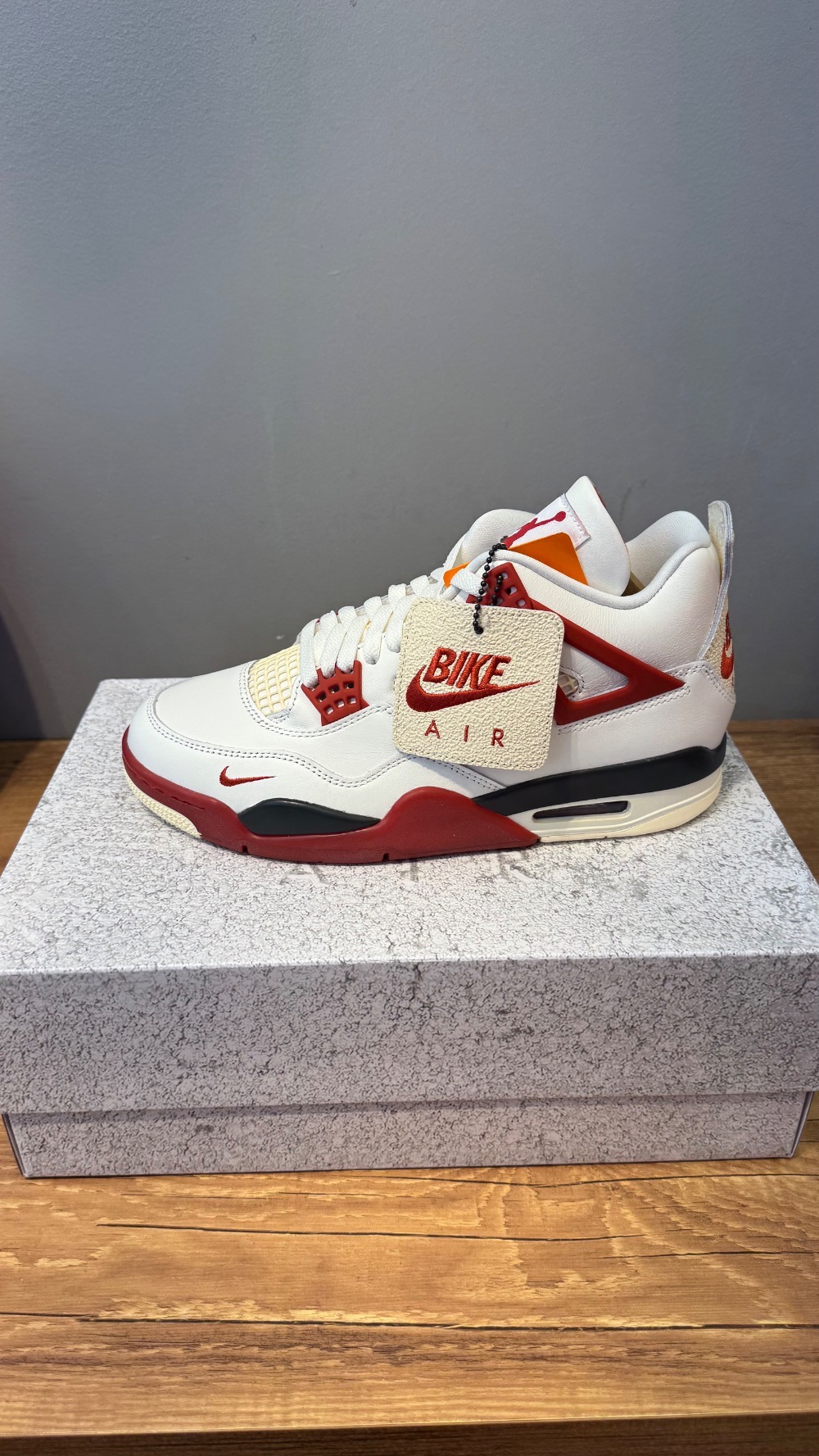 Nigel Sylvester x Air Jordan 4 Brick After Brick — 40, Novo
