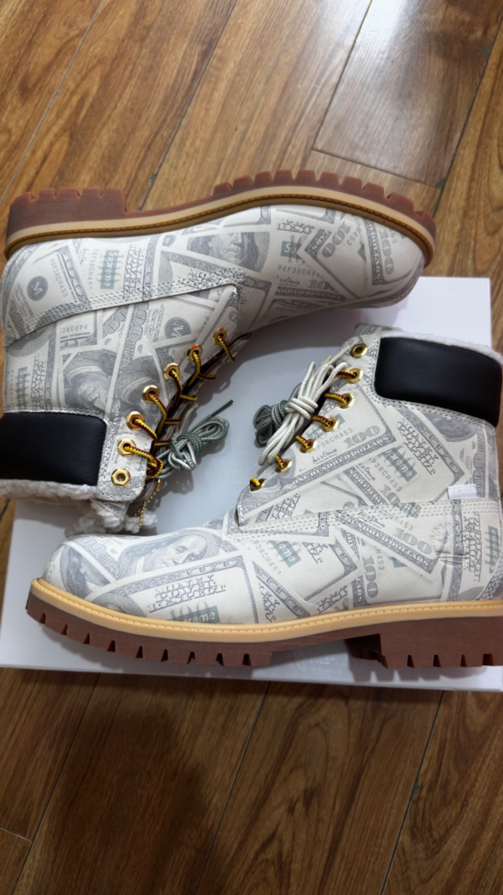 Maison Margiela x Supreme x Timberland Bota 6" Premium Money SS26-W4 — 41, Novo