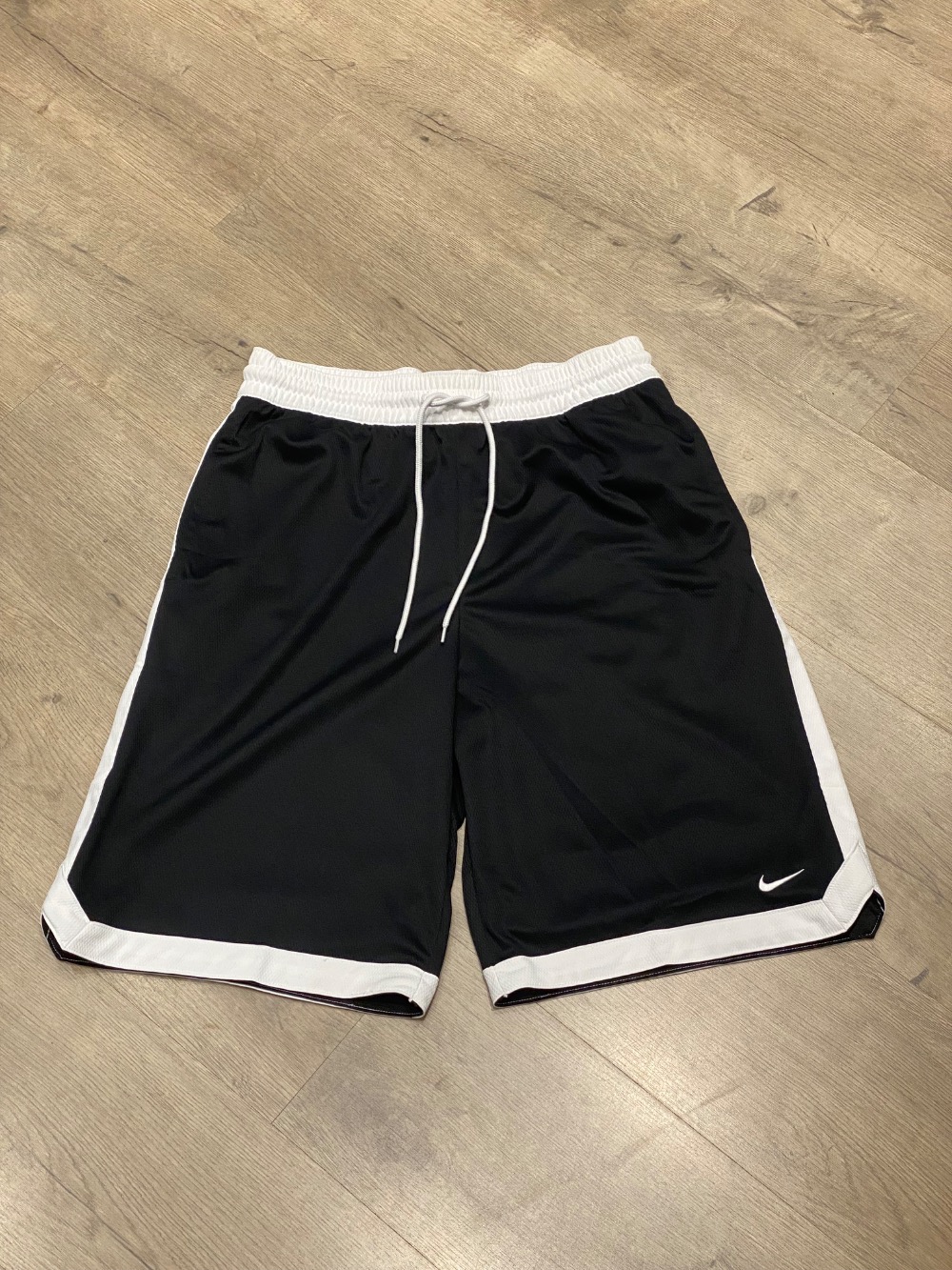 Shorts Nike Dri-FIT DNA Academy Black — M / G / XG, Novo