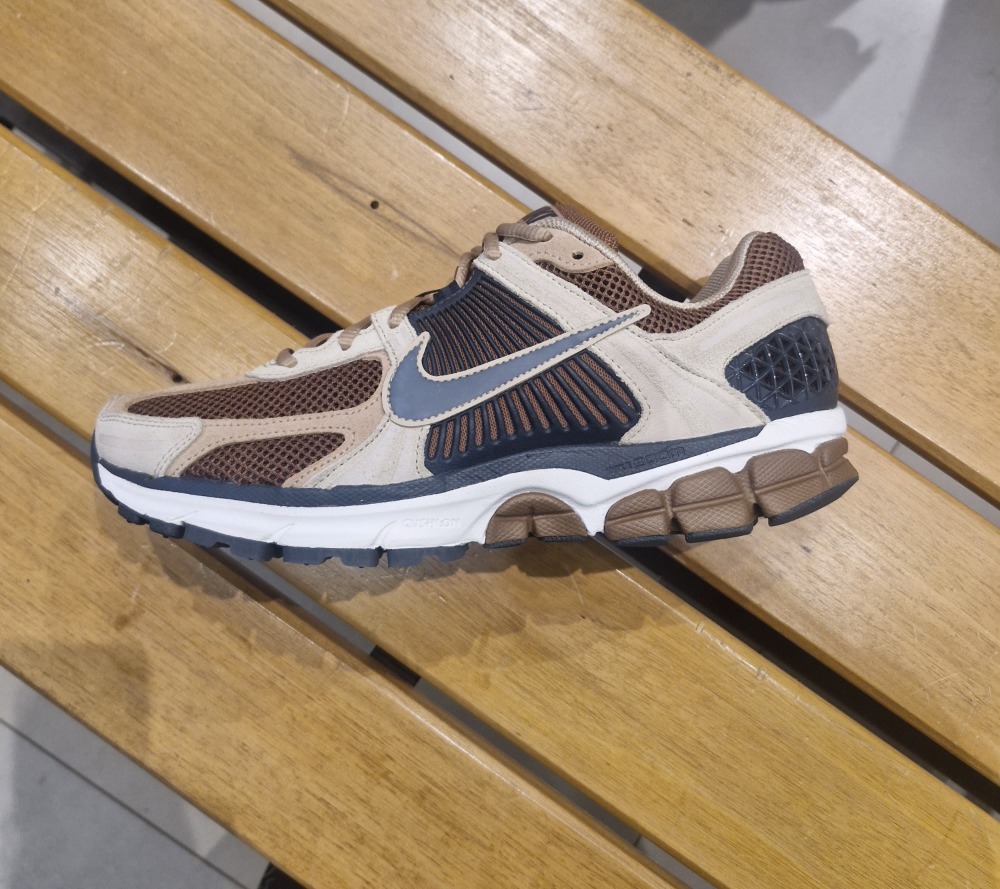 Nike Zoom Vomero 5 Brown Khaki — 39.5 / 40.5 / 41 / 42 / 42.5 / 43 / 43.5 / 44, Novo