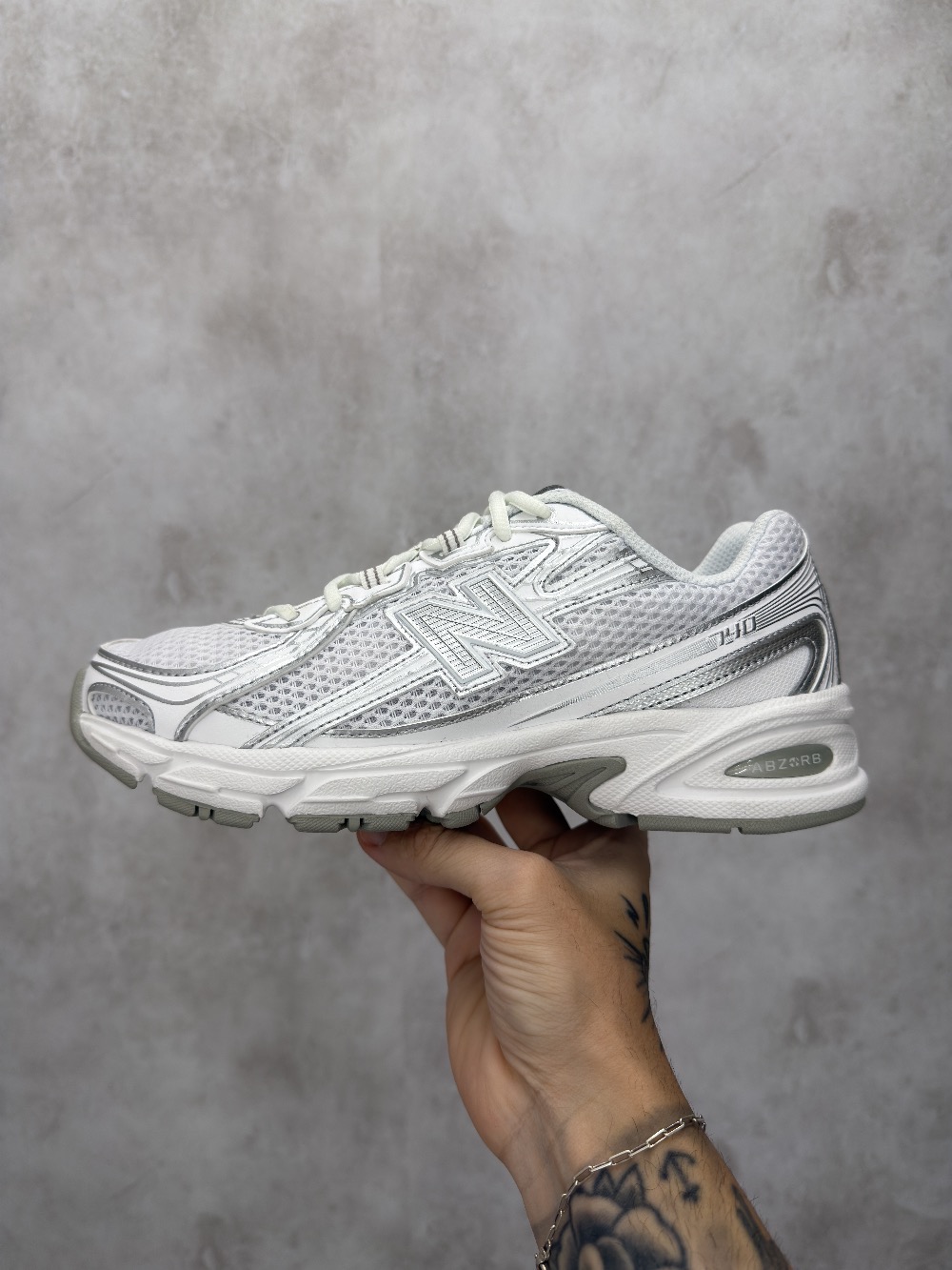 New Balance 740 Silver Metallic White — 35 / 37, Novo