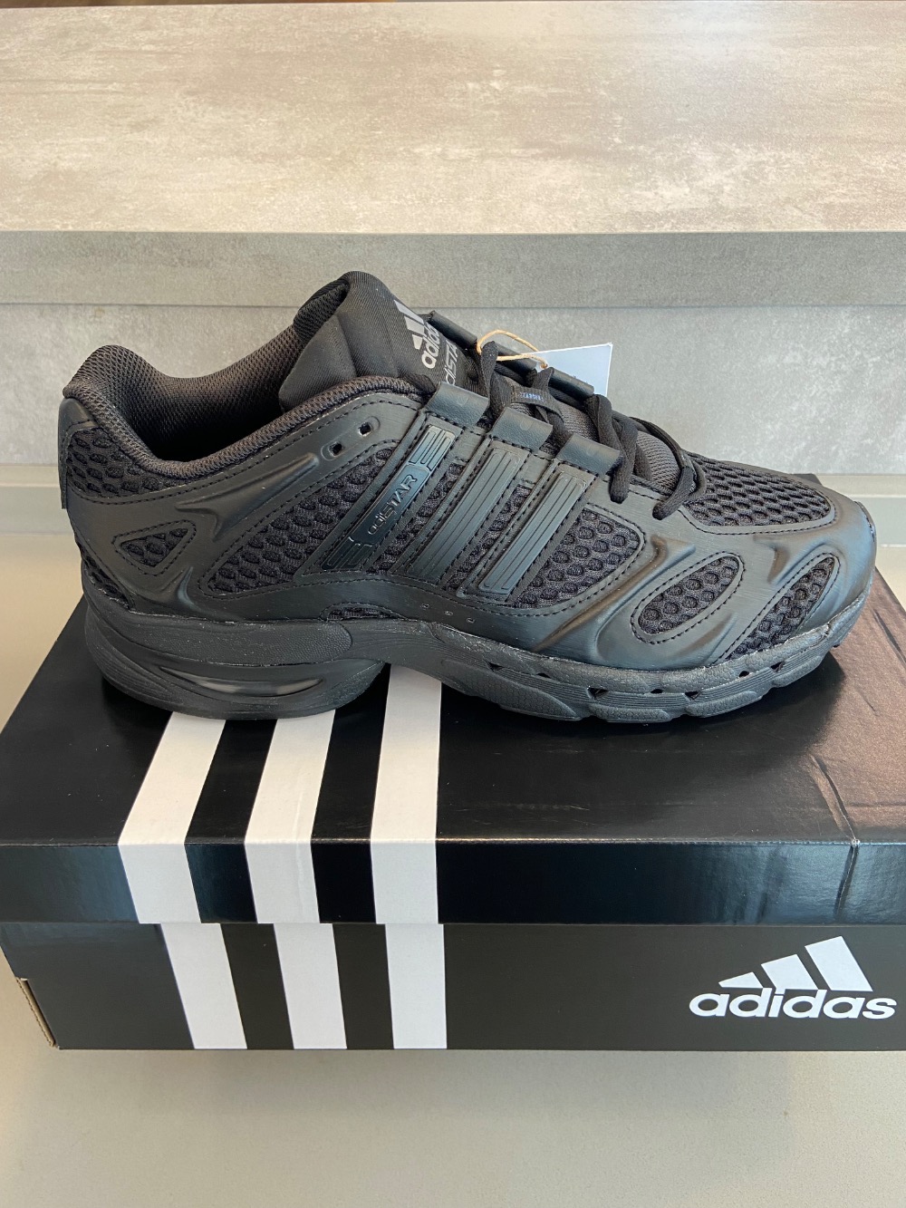adidas Adistar MLD Core Black Iron Metallic — 39 / 40 / 41 / 42, Novo