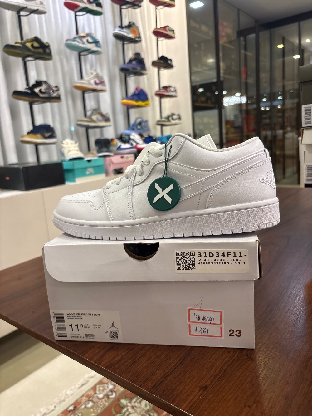 Air Jordan 1 Low 365 Triple White — 42, Novo