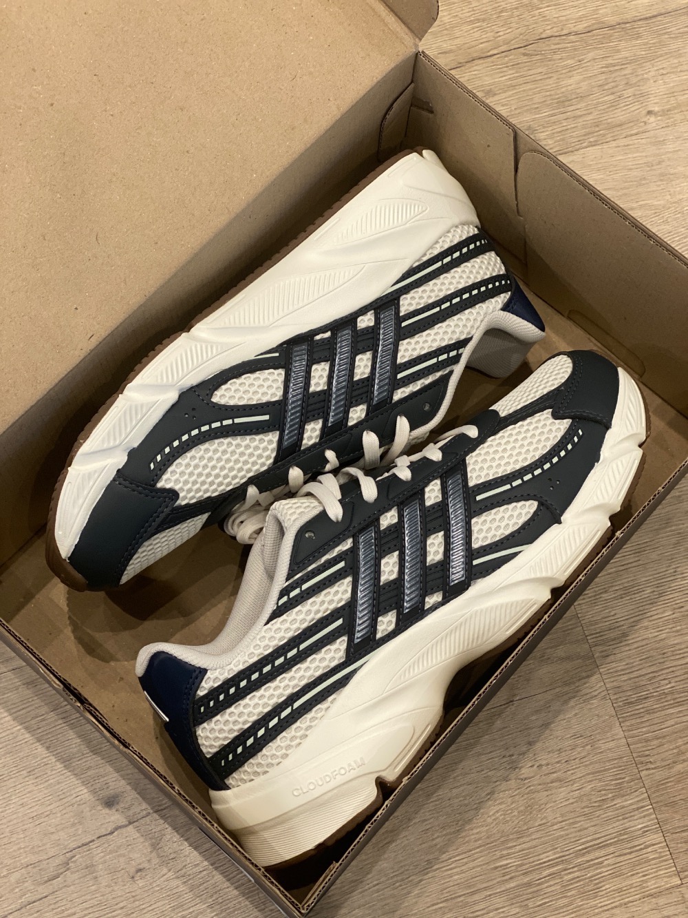 adidas Technochaos 2000 Off White Trace Grey Metallic Dark Blue — 38 / 39 / 40 / 42 / 43, Novo